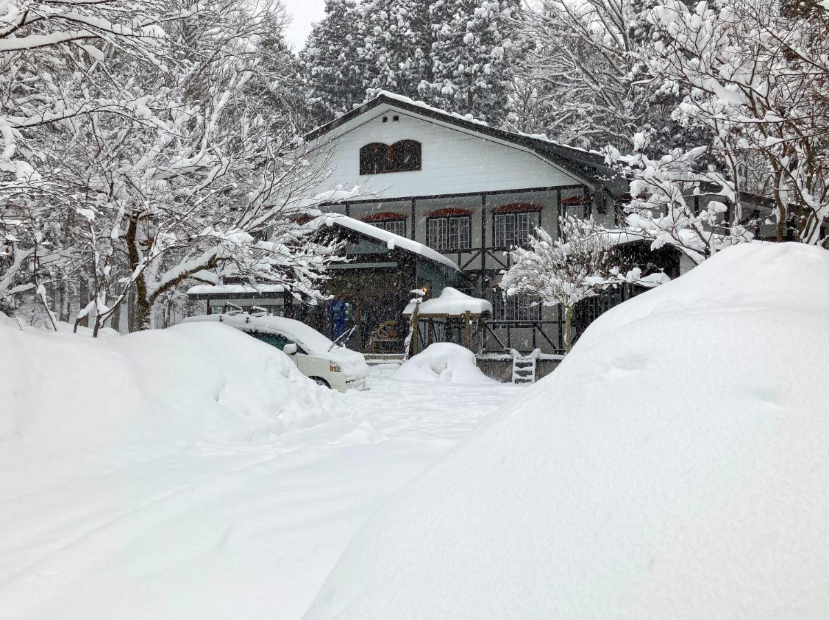 Kizuna Lodge & Bbq Centre Hakuba Zewnętrze zdjęcie